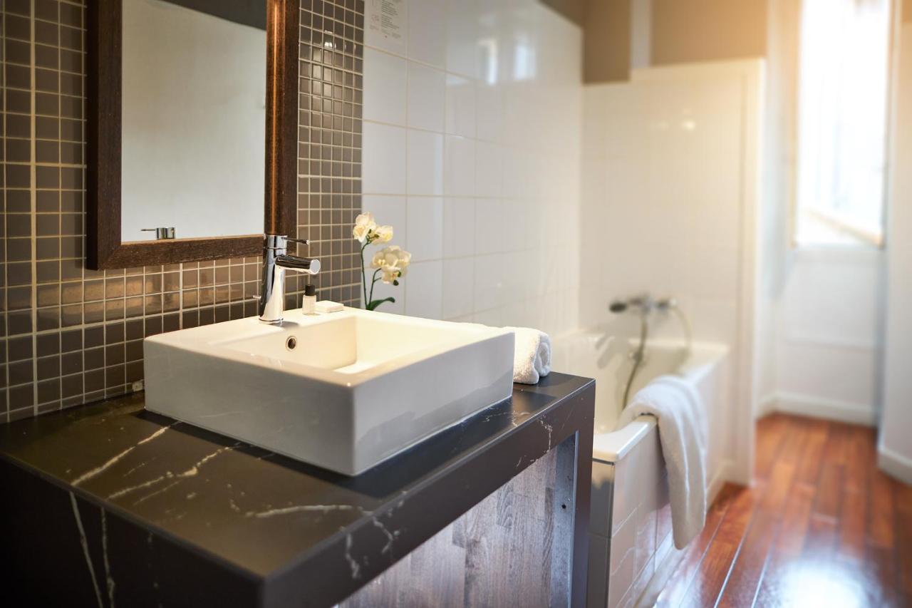 Hotel Les Negociants Valence  Bagian luar foto
