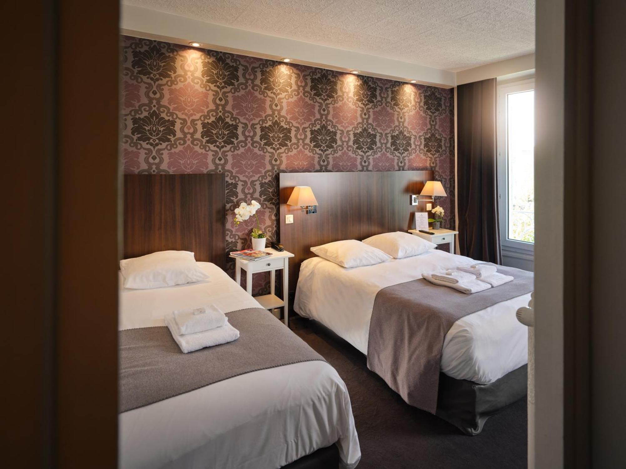 Hotel Les Negociants Valence  Bagian luar foto