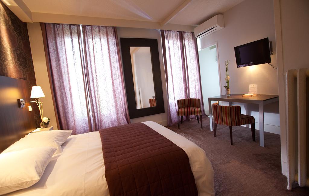 Hotel Les Negociants Valence  Bagian luar foto